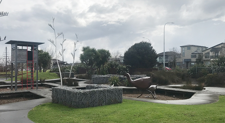 Barry Curtis Park - Play area with large pūkeko sculptures, high tree hut and climbing ropes.