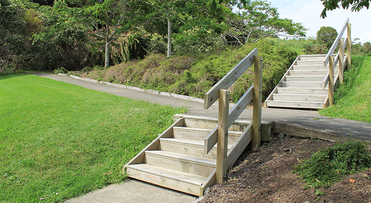 Ferry Road Stormwater Pond Reserve - Stairs at the Arkles Strand entrance. Photo credit: M Loubser.
