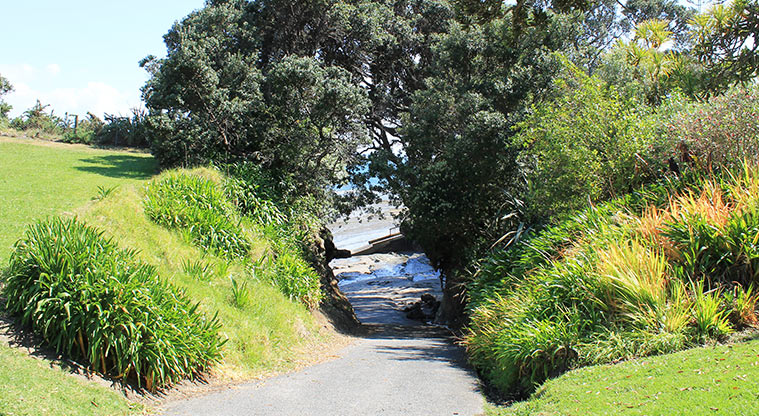 Fishermans Rock Reserve - Access to the boatramp. Photo credit: M Loubser.