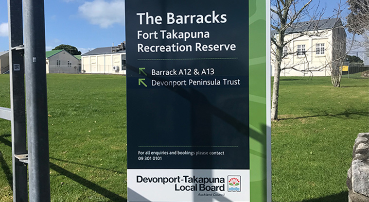 Fort Takapuna Reserve - Sign at the entrance to the reserve.