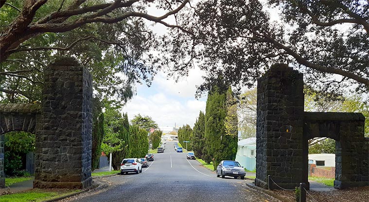 Fowlds Park - Looking back at the entrance on Rocky Nook Avenue.