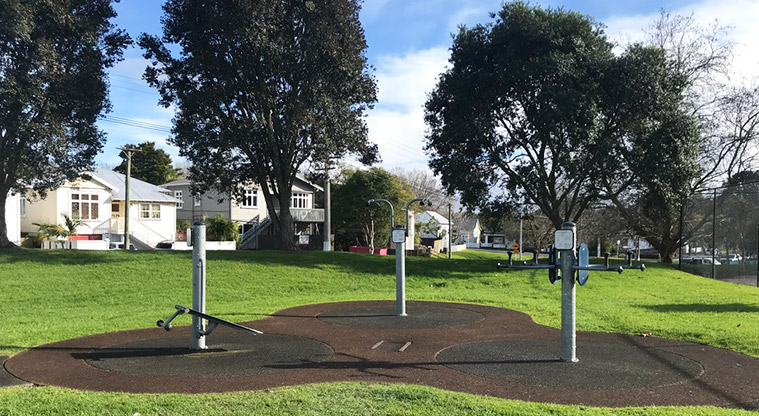Grey Lynn Park - Fitness equipment.