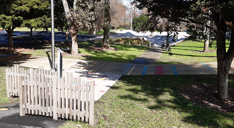 Manu-kau Noa Iho / Hayman Park - Drinking fountain with the skate park in the background.