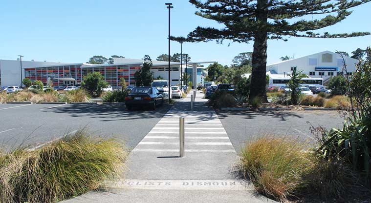 Keith Hay Park - The Arundel Street car park has safe pedestrian accessways.