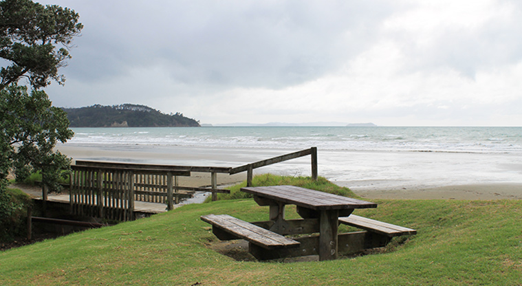 Kinlock Reserve - Picnic table overlooking the beach. Photo credit: M Loubser.