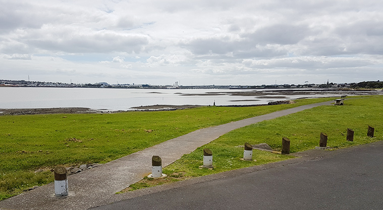 Kiwi Esplanade - Path leading east along the edge of the harbour.