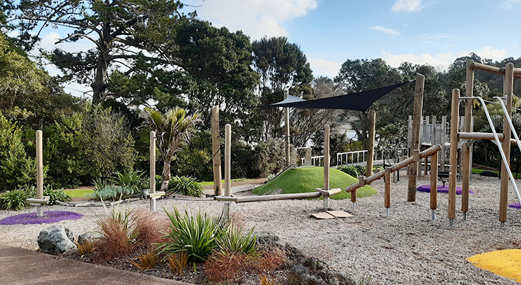 Manuka Reserve - Climbing and balancing equipment. Photo credit: S Hulse.