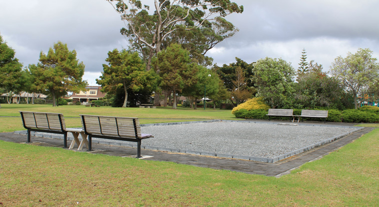 Maygrove Park – Pétanque court with benches. Photo credit: M Loubser.