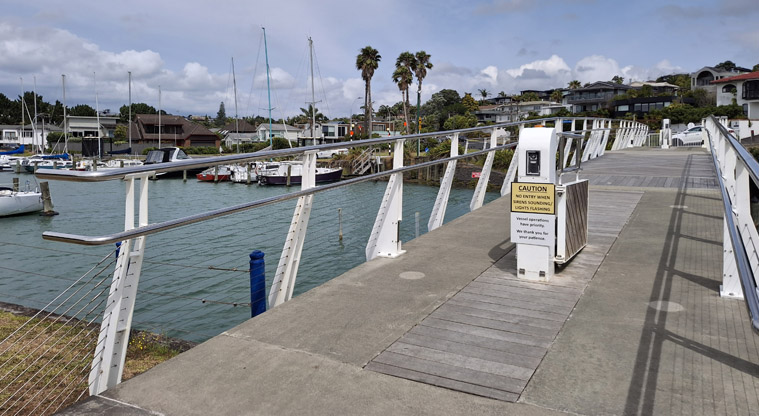 Milford Reserve – Wairau Creek Bridge: a drawbridge which allows boats to pass and walkers to get from Beach Road to the reserve. Photo credit: J McKellar