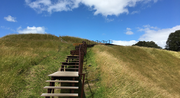 Maungawhau / Mt Eden - Section of the steps and boardwalk leading up to the tihi (summit).