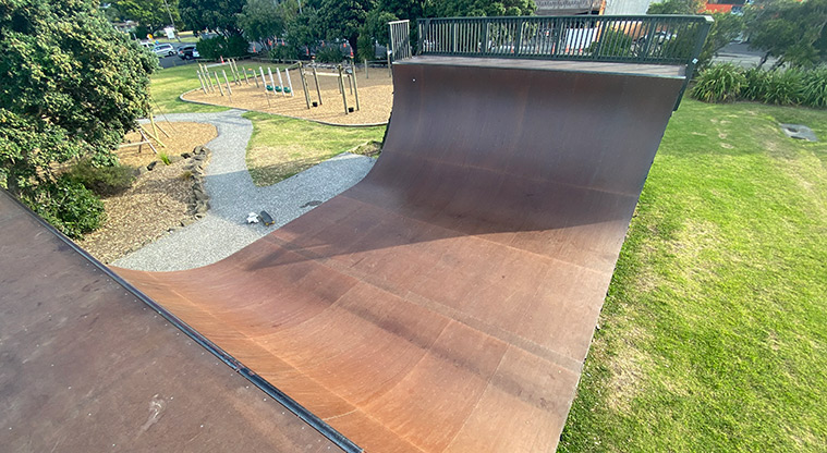 Onehunga Bay Reserve - View of the half-pipe from the top of one end with the fitness equipment in the background. Photo credit: J Farnworth