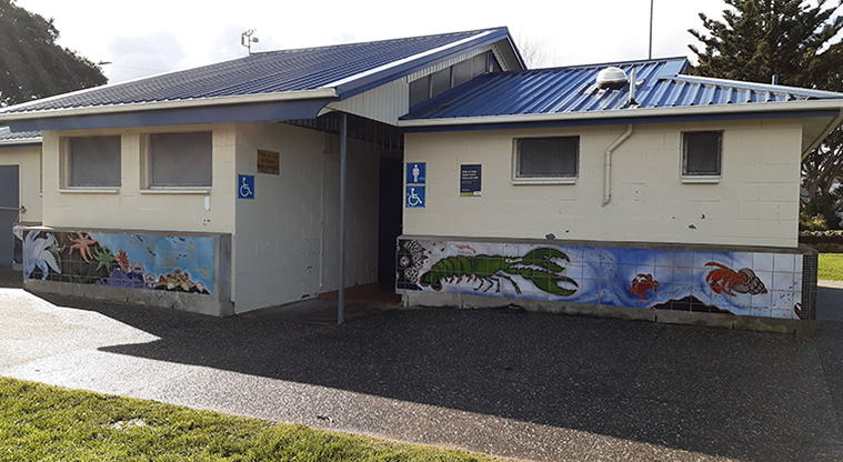 Onehunga Bay Reserve - Toilets.