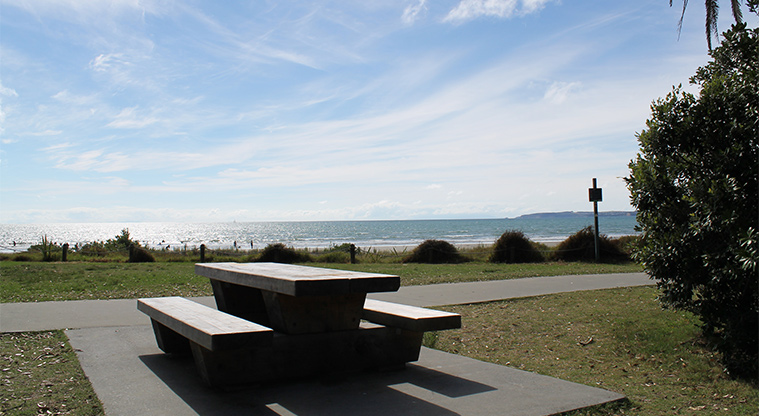 Ōrewa Reserve - Picnic table looking out to sea. Photo credit: M Loubser.