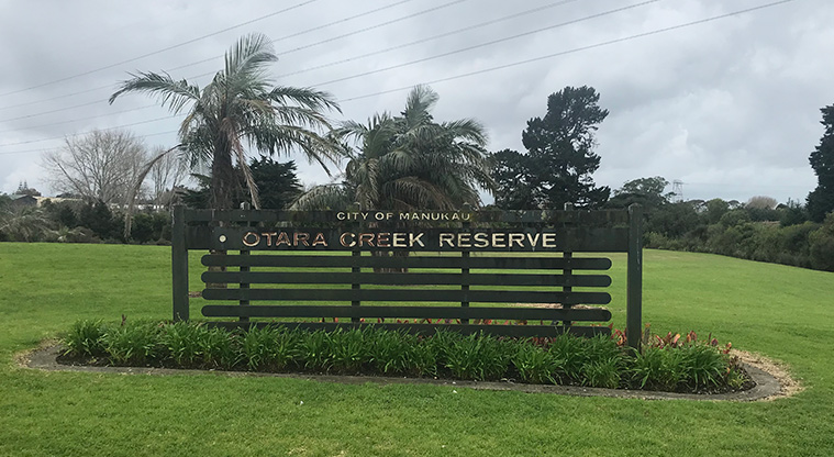 Ōtara Creek Reserve - Entrance to the reserve.