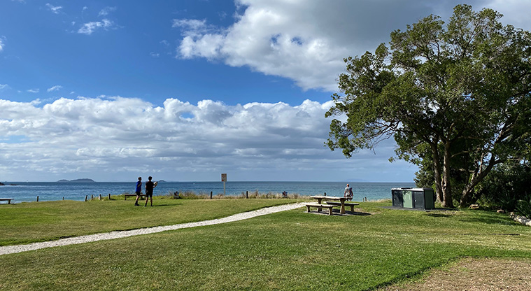 Palm Beach Reserve - A section of open grassed area, and view of the oceans and islands. Photo credit: T Hodder.