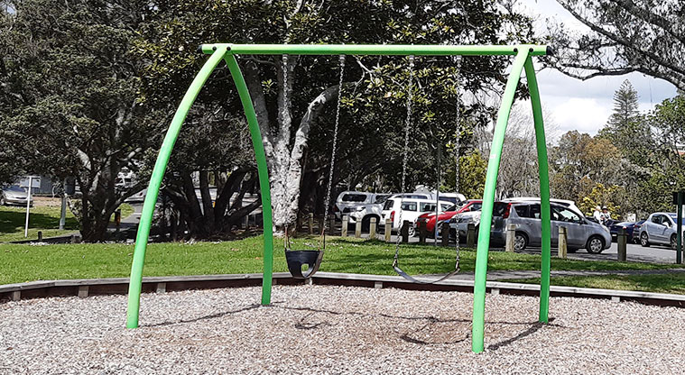 Pt Erin Park - Set of two swings. Photo credit: T Hodder.