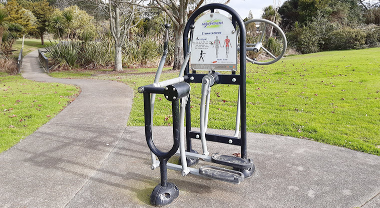 Rānui Domain - Fitness equipment. Photo credit: Tracey Hodder.