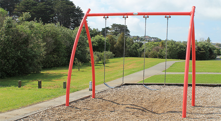 Stanmore Bay Park - Playground swings. Photo credit: M Loubser.
