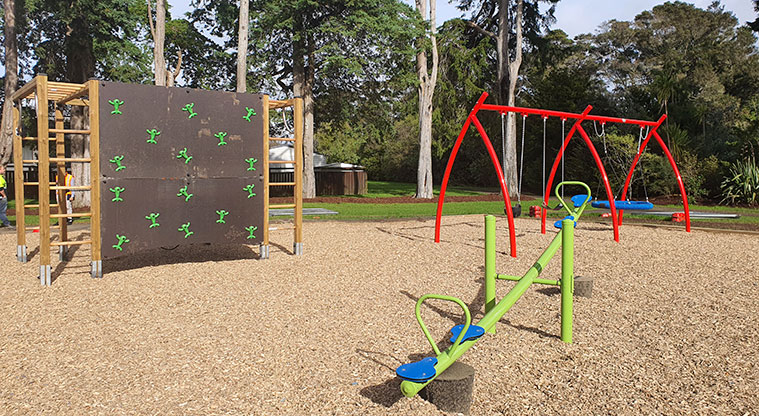 Urlich Esplanade Reserve - Climbing wall, swings and seesaw.