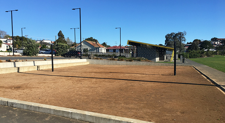 Valonia Reserve - Volleyball court with the toilets in the background. Photo credit: S Hulse.