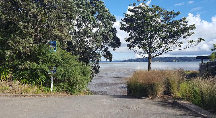 Westmere Park - Access to the water from the end of the walkway off Tirotai Crescent.
