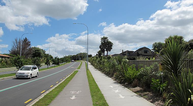 Albany Village Path - Path alongside Albany Highway.