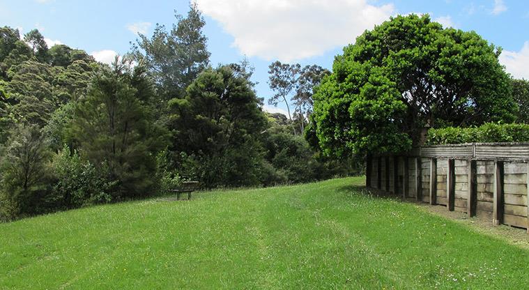 Albany Village Path - A pleasant walk next to Lucas Creek.
