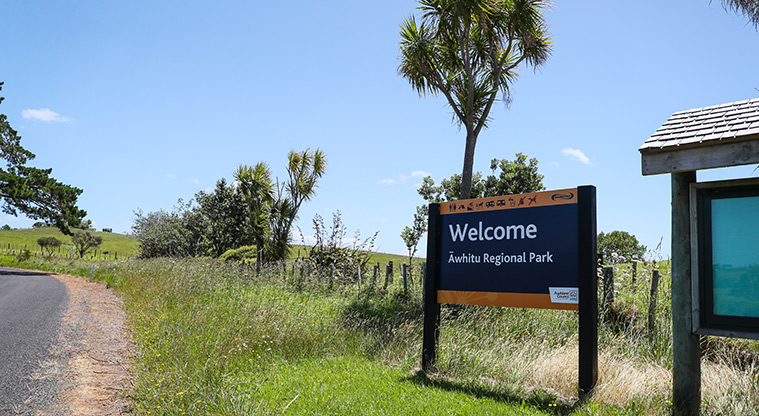 Āwhitu Hatton Road Path - Park sign and start of path.