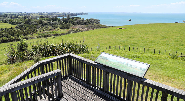 Āwhitu Hatton Road Path - At the lookout get great views over the Manukau Harbour.