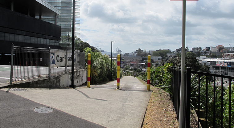 Central City Loop Path - Path entrance alongside University of Auckland.