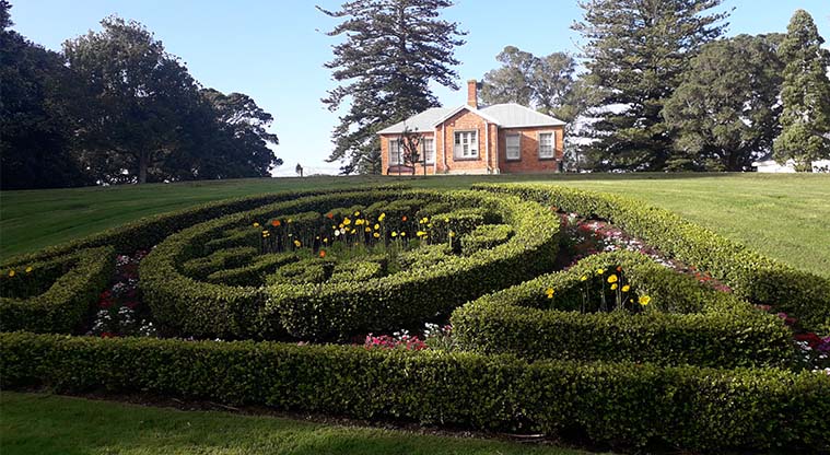 Coast to Coast Path (Cornwall Park to Manukau Harbour) – Flower beds and military blockhouse in Jellicoe Park.