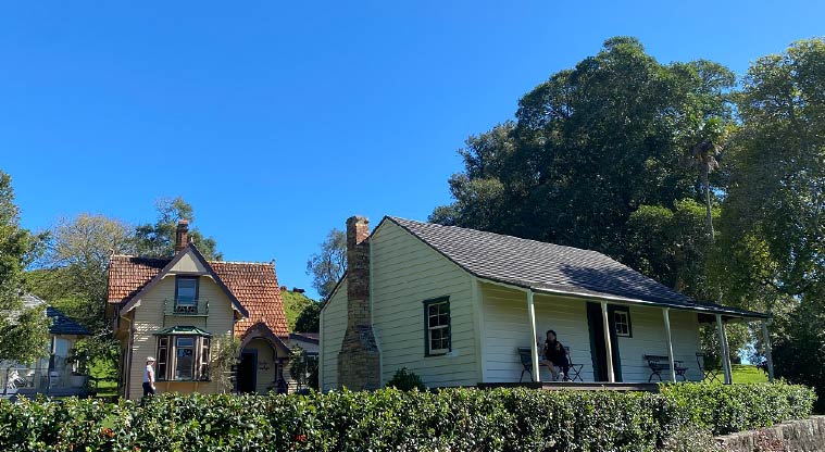 Cornwall Park Heritage Path – Visit Huia Lodge and Acacia Cottage for all your park information