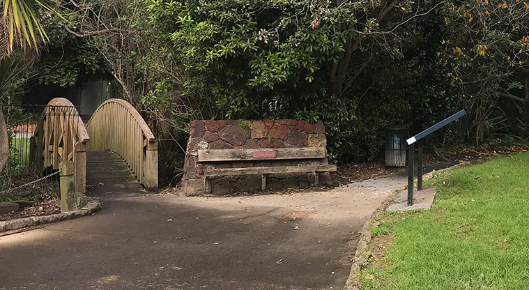 Dingle Dell Path - Path start at the entrance to Dingle Dell Reserve.