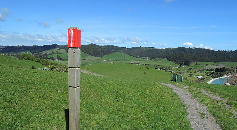 Duder Farm Path - Keep following the red markers