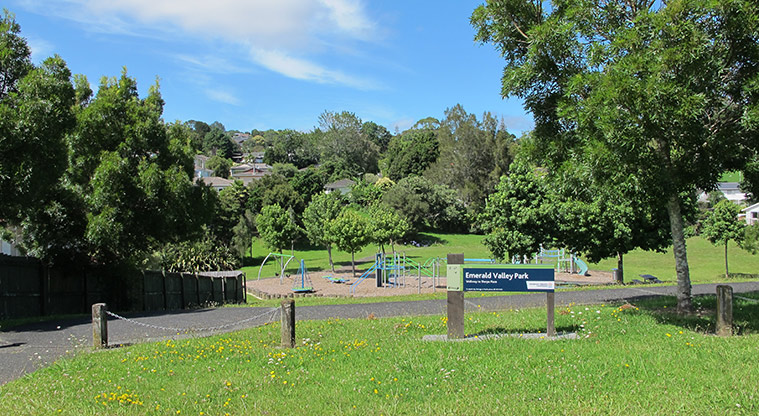 Emerald Valley Path - Path start from Killygordon Place