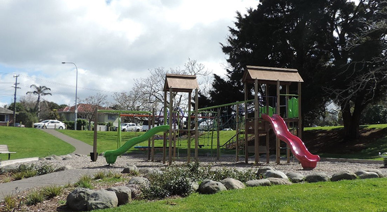 Fowlds Park Path - Children’s playground