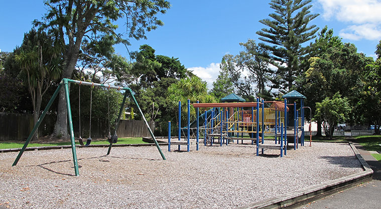 Greenhithe West Path - Playground at Collins Park.