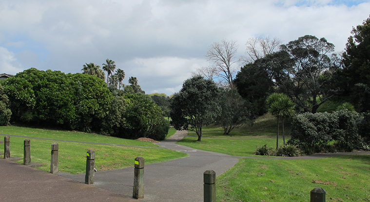 Grey Lynn Greenway Path - Path start from Williamson Avenue.