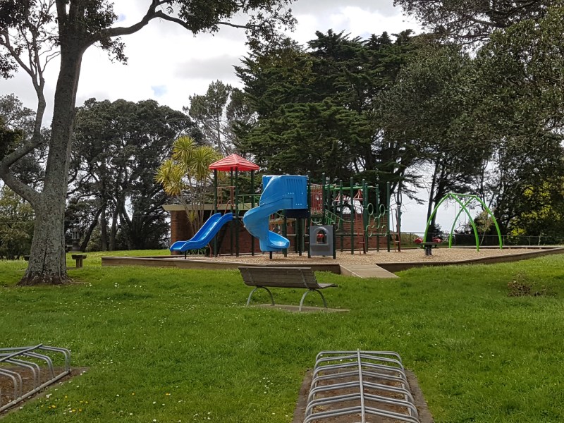 Grey Lynn to Pt Erin Path - Playground at Point Erin headland.