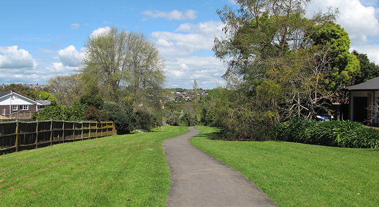 Half Moon Bay to Wakaaranga Creek Path – Path into Wakaaranga Creek Reserve.