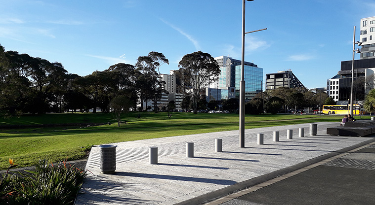 Hayman Park Path - Plaza outside Manukau Institute of Technology.