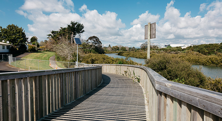 Henderson Loop Path - Ramp connecting to North Western cycleway.