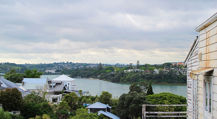 Hobson Bay West Path - Great views between houses along Lichfield Road.