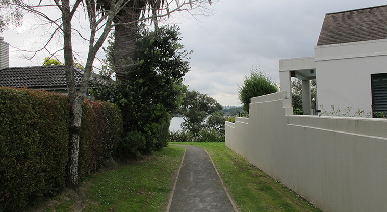Hobson Bay West Path - Access to Awatea Reserve.