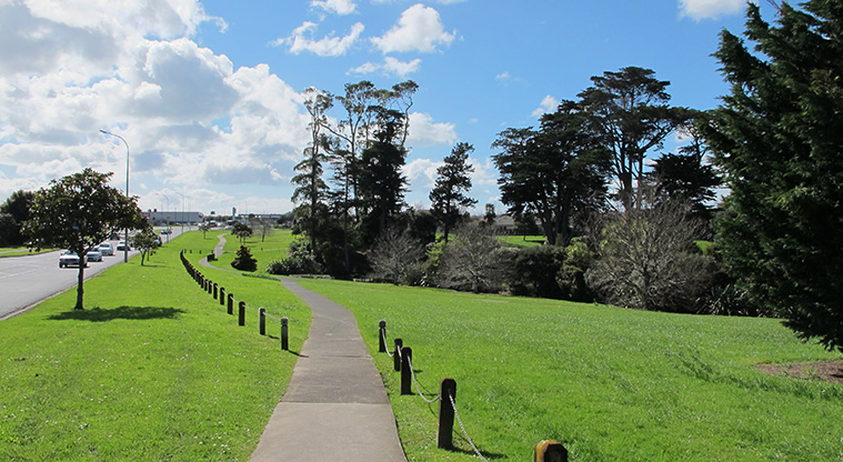 Logan Carr Path - Start of the path from the western end Chapel Road entrance.