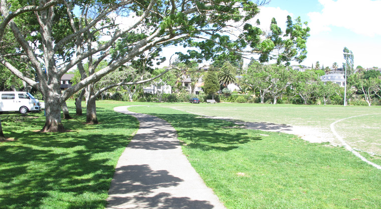 Madills Path - Start of the path near the car park.
