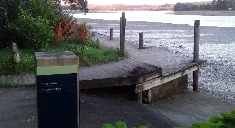 Mangemangeroa Shelly Park Beach Path - Boardwalk section leading to Shelly Park Beach.