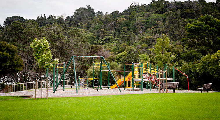 Manuka Reserve Path- Manuka Road playground.