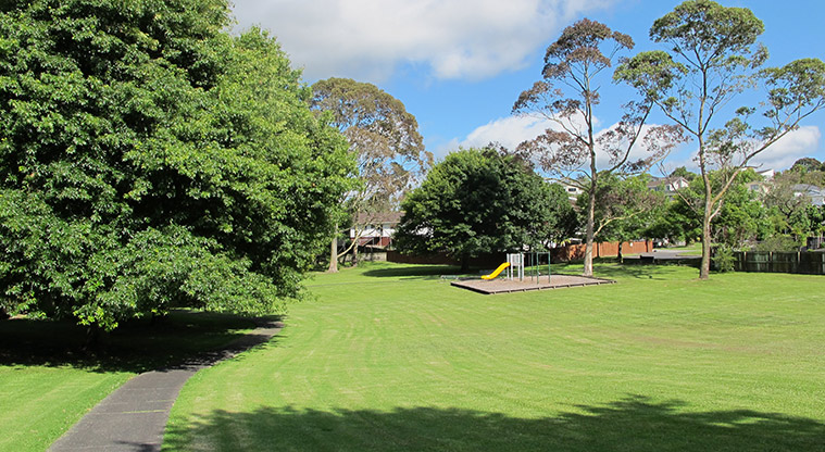 Manutewhau Path - Playground in St Margarets Park