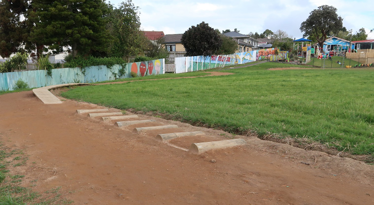 May Road School Path - Get your confidence up on the simple pump track features.